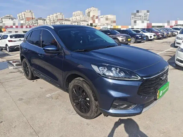 Ford Escape — Фото автомобиля 3