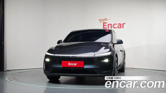 Tesla Model Y — Фото автомобиля 3