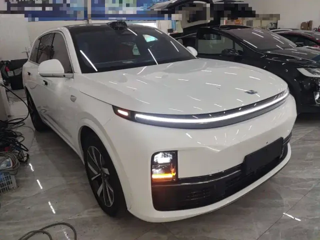 Li Auto L7 — Фото автомобиля 3
