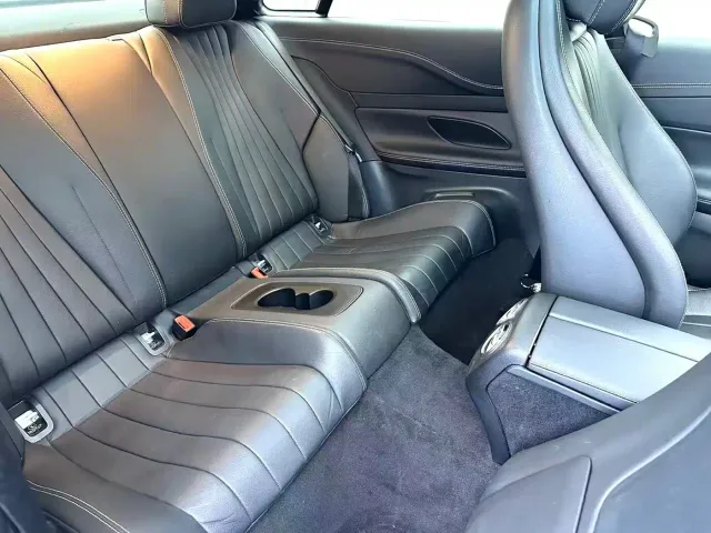 Mercedes-Benz E-Class — Фото автомобиля 9