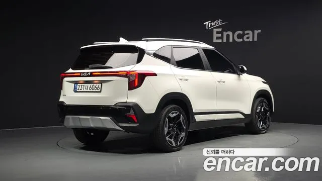 Kia Seltos Бензин 1.6 турбо 2WD — Фото автомобиля 2