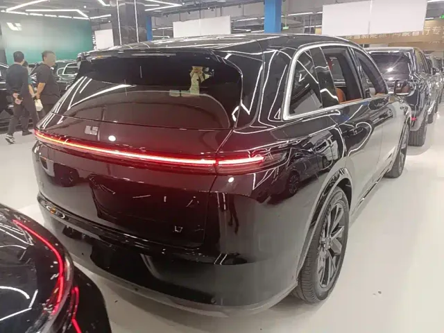 Li Auto L7 — Фото автомобиля 6