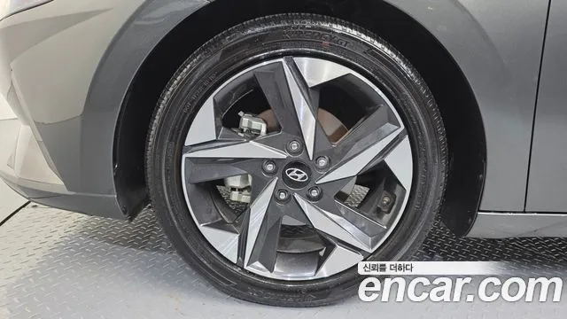 Hyundai Avante CN7 — Фото автомобиля 5