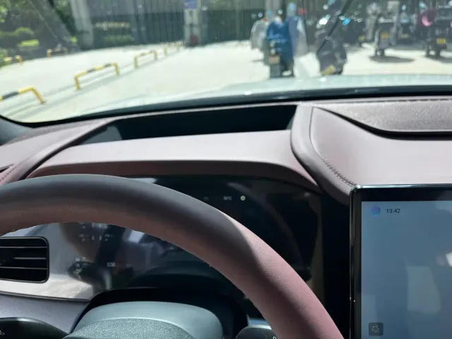 BYD Seal 07 DM-i — Фото автомобиля 10