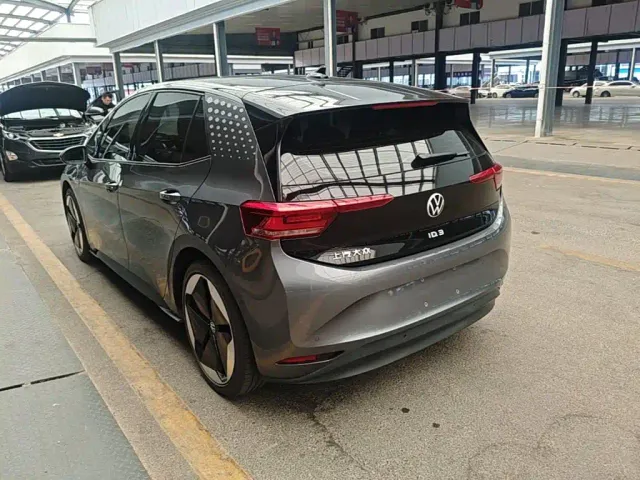 Volkswagen ID.3 — Фото автомобиля 4