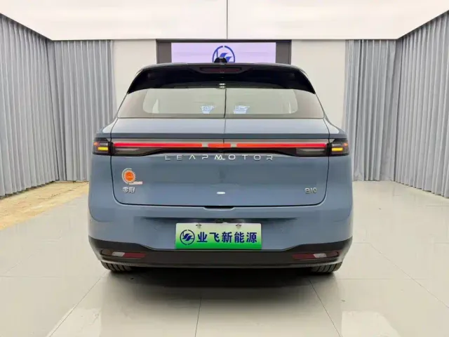Leapmotor B10 — Фото автомобиля 5