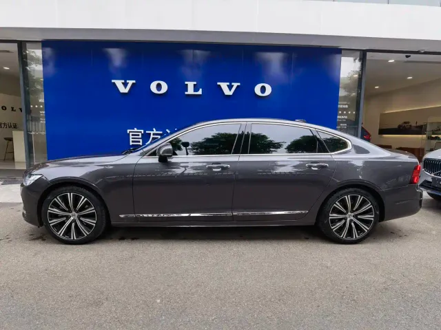 Volvo S90 — Фото автомобиля 3