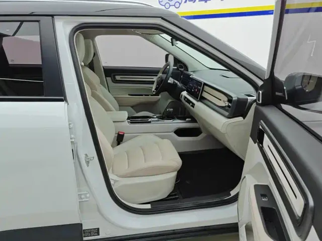 Geely ICON — Фото автомобиля 8