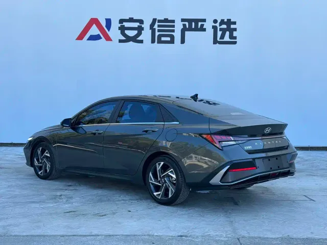 Hyundai Elantra — Фото автомобиля 6