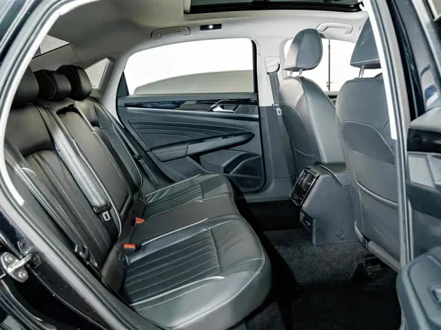 Volkswagen Passat — Фото автомобиля 20