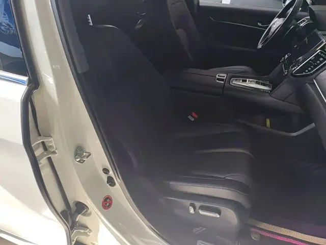 Honda UR-V — Фото автомобиля 24