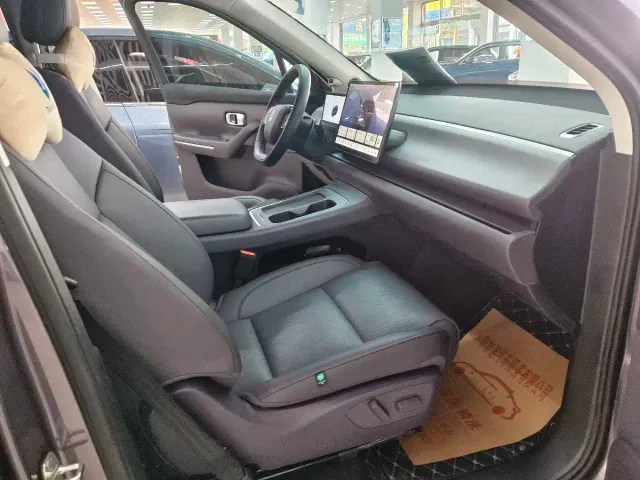 Leapmotor C10 — Фото автомобиля 10