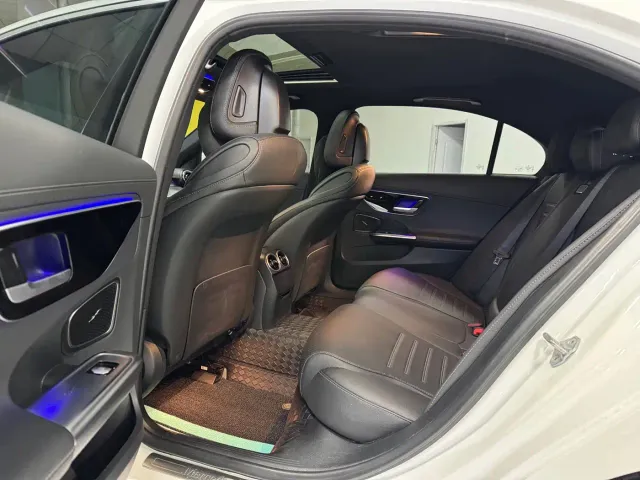 Mercedes-Benz C-Class — Фото автомобиля 6