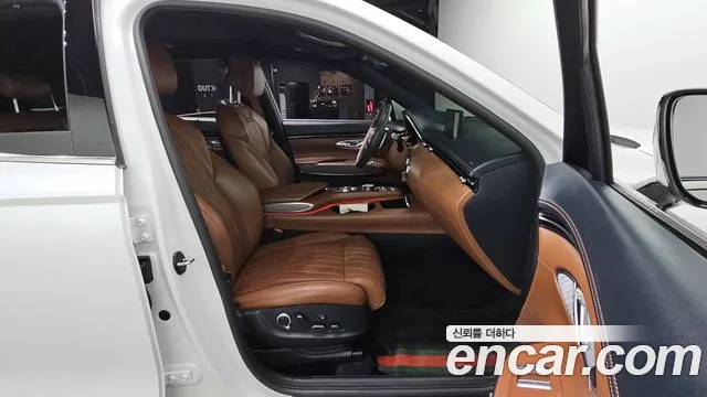 Genesis GV70 — Фото автомобиля 17