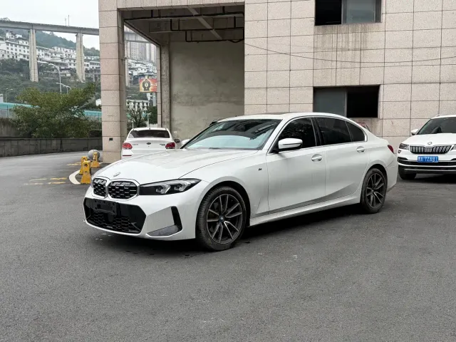 Фотография автомобиля — BMW 3 Series