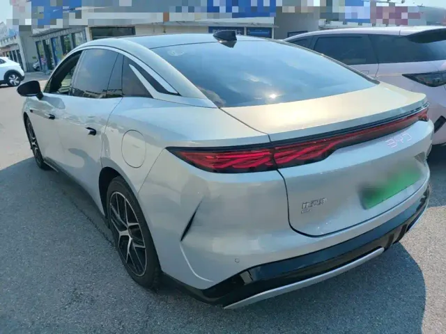 BYD Han L — Фото автомобиля 4