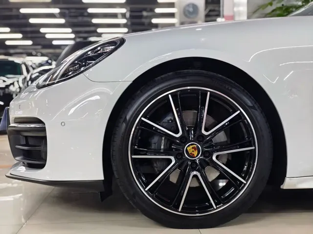 Porsche Panamera — Фото автомобиля 5