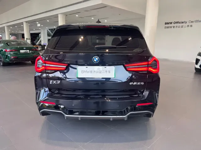 BMW iX3 — Фото автомобиля 4