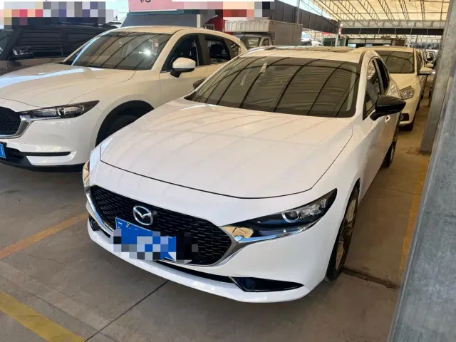 Mazda Axela — Фото автомобиля 2