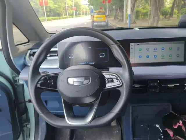 Geely Geometry Geely Geometry E Firefly 2022 401KM Delicate Tiger 4-seater — Фото автомобиля 11