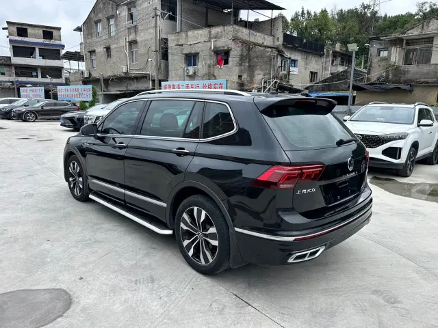 Volkswagen Tiguan L — Фото автомобиля 3