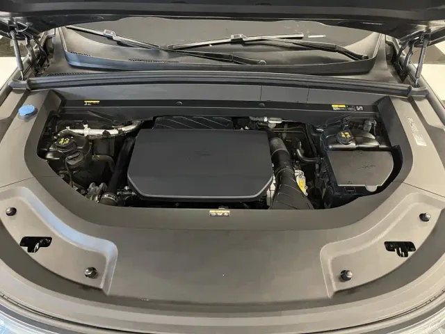 Li Auto L8 — Фото автомобиля 12