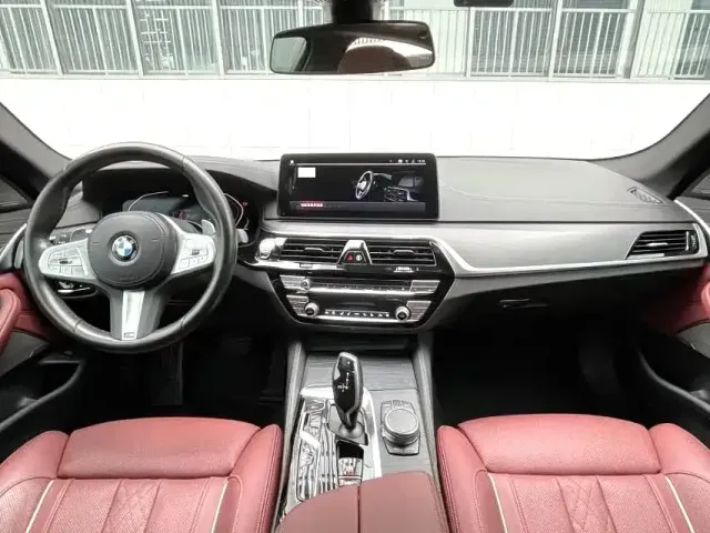 BMW 5 Series — Фото автомобиля 2