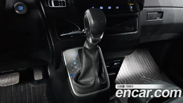 Hyundai Staria Staria 4WD Tourer 9 мест — Фото автомобиля 9