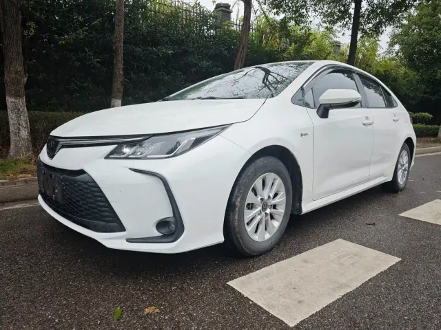 Фотография автомобиля — Toyota Corolla