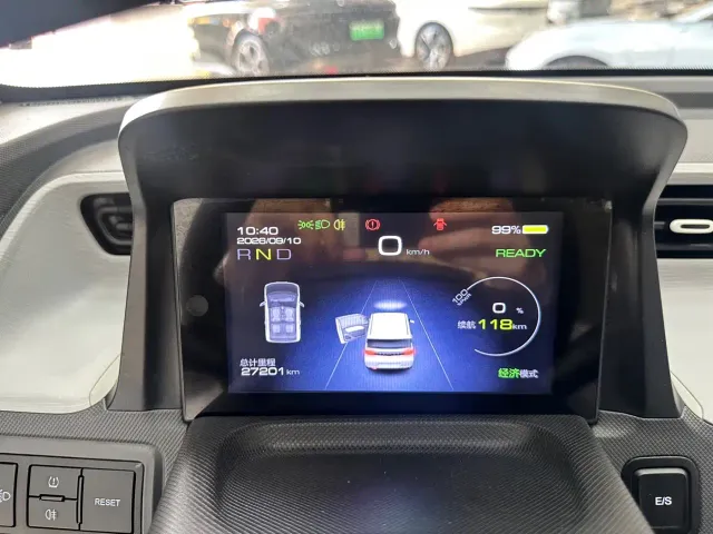 Wuling Hongguang Mini EV — Фото автомобиля 18