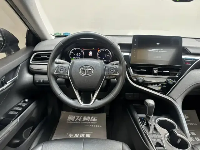 Toyota Camry — Фото автомобиля 9