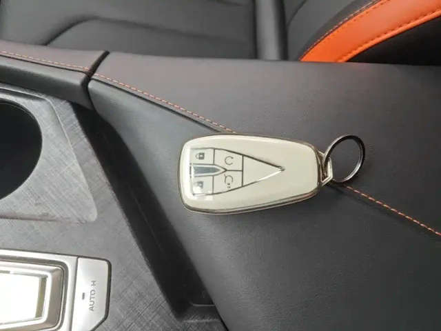 Changan Changan UNI-V 2023 1.5T Luxury Edition — Фото автомобиля 8