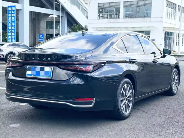 Lexus ES — Фото автомобиля 6