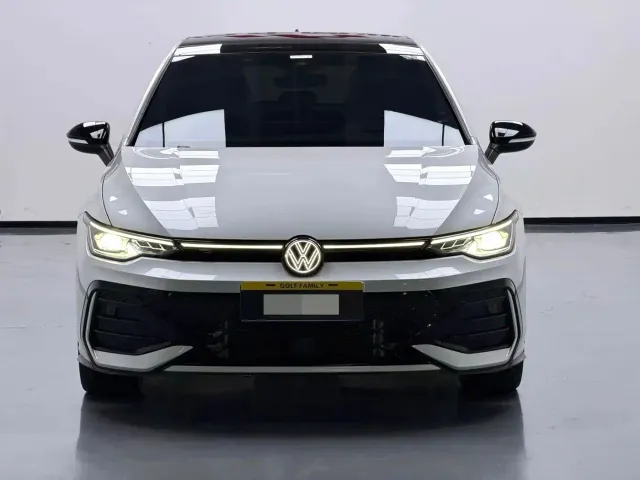 Volkswagen Golf — Фото автомобиля 2