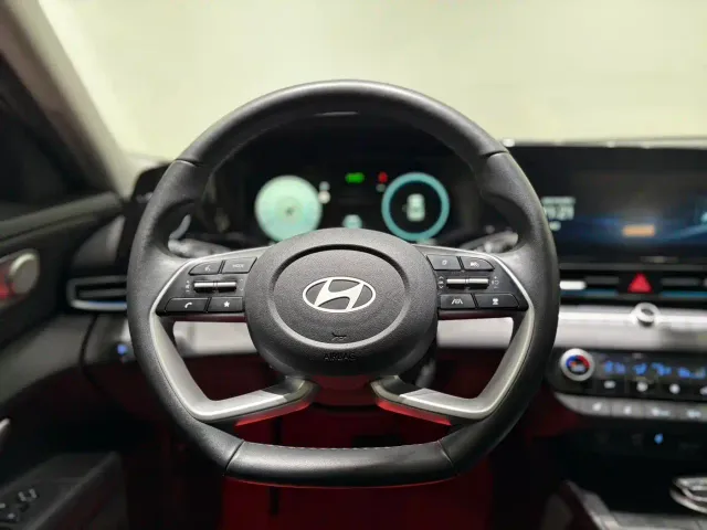 Hyundai Elantra — Фото автомобиля 9