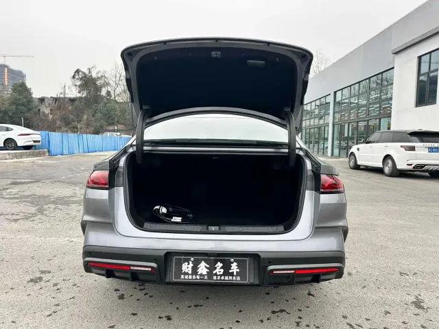 BYD Qin L — Фото автомобиля 15