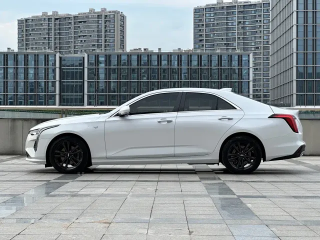 Cadillac CT4 — Фото автомобиля 4