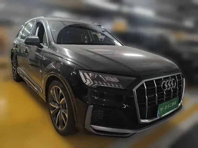 Audi Audi Q7 2023 55 TFSI quattro S line Sport — Фото автомобиля 3