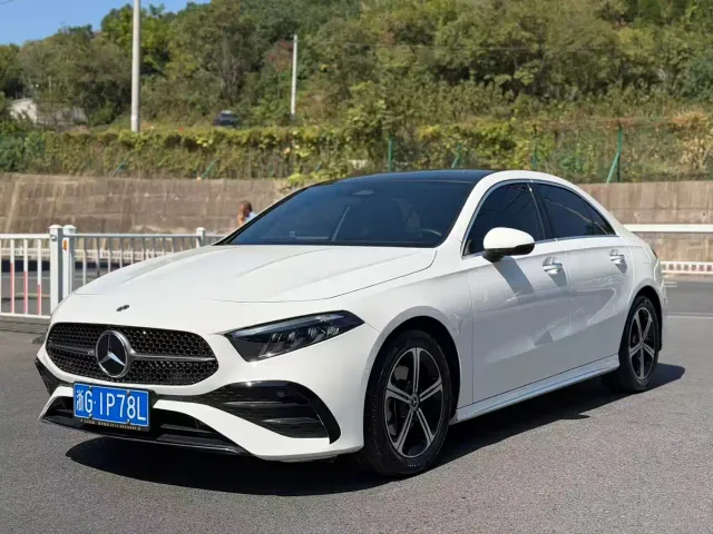 Фотография автомобиля — Mercedes-Benz A-Class