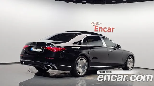 Фотография автомобиля — Mercedes-Benz S-Class