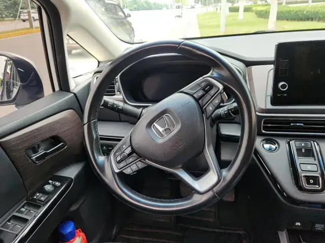 Honda Odyssey — Фото автомобиля 15