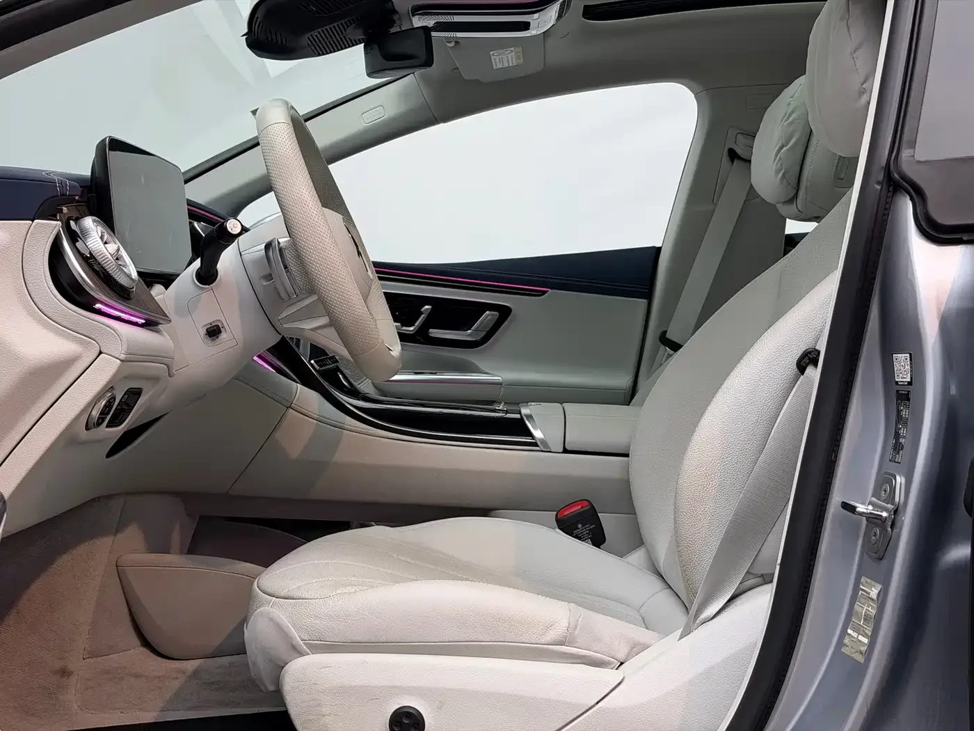 Mercedes-Benz Mercedes-Benz EQE 2025 Model 500 4MATIC Luxury Edition — Фото автомобиля 17