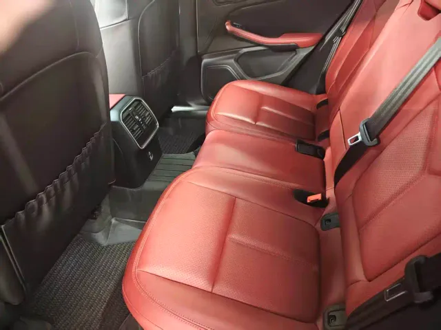 Porsche Macan — Фото автомобиля 9