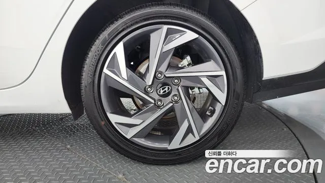 Hyundai AVANTE Новый Avante (CN7) — Фото автомобиля 19