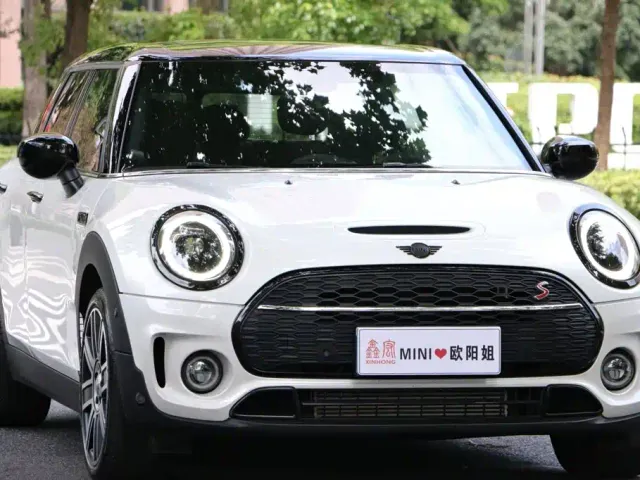 MINI Clubman — Фото автомобиля 3