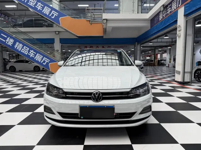 Volkswagen Polo — Фото автомобиля 2
