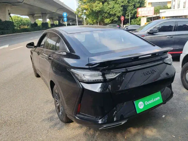 Dongfeng Yixuan — Фото автомобиля 4