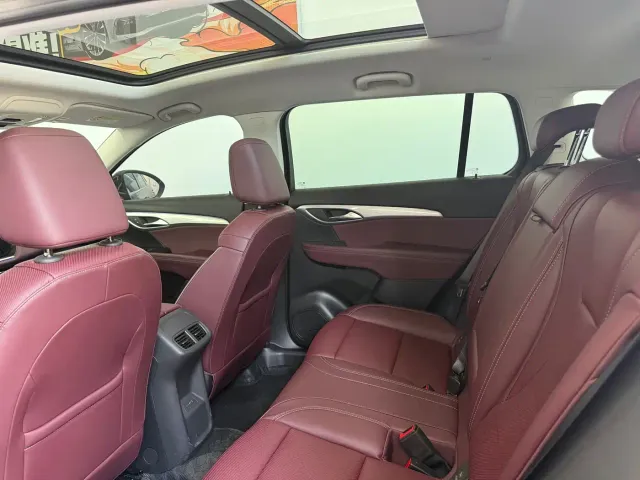 Buick Envision Plus — Фото автомобиля 16
