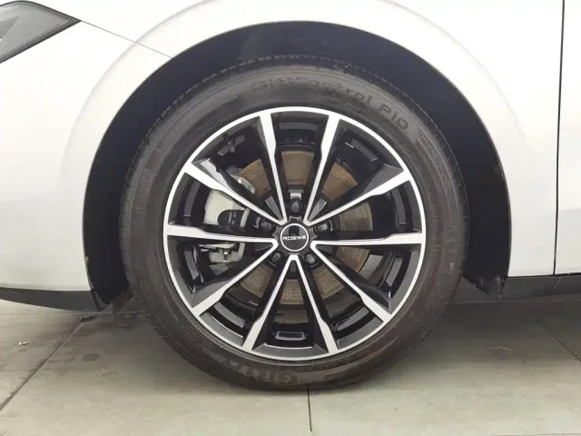 Roewe D7 — Фото автомобиля 17