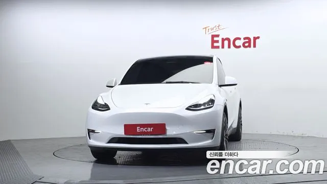 Tesla Model Y — Фото автомобиля 3